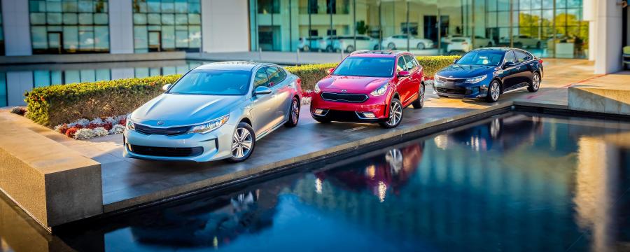  Kia Optima Plug-In Hybrid 2016 года  (US) (фото 8 из 9)